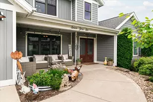 706 Derek Ln, Viroqua, WI 54665 - Photo 2