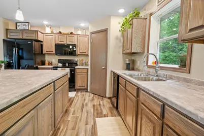 1284 E Bluff Rd, Whitewater, WI 53190 - Photo 6