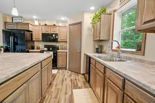 1284 E Bluff Rd, Whitewater, WI 53190 - Photo 6