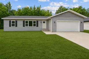 1284 E Bluff Rd, Whitewater, WI 53190 - Photo 1
