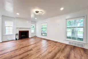 2423 S 60th St, West Allis, WI 53219 - Photo 12