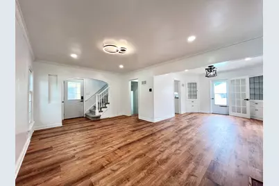 2423 S 60th St, West Allis, WI 53219 - Photo 6
