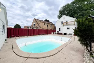 2423 S 60th St, West Allis, WI 53219 - Photo 38