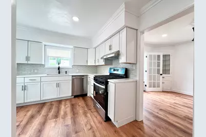 2423 S 60th St, West Allis, WI 53219 - Photo 4
