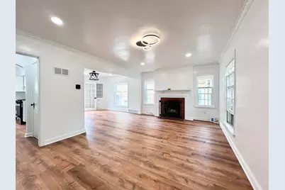 2423 S 60th St, West Allis, WI 53219 - Photo 10