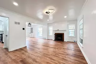 2423 S 60th St, West Allis, WI 53219 - Photo 10