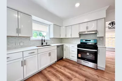2423 S 60th St, West Allis, WI 53219 - Photo 2