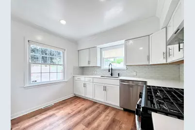 2423 S 60th St, West Allis, WI 53219 - Photo 4