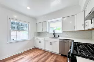 2423 S 60th St, West Allis, WI 53219 - Photo 4