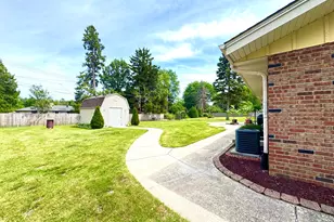 4215 Pennington Ln, Racine, WI 53403 - Photo 28