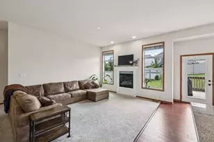 4338 Sandstone Dr, Janesville, WI 53546 - Photo 6