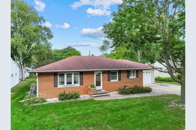 1523  Pilgrim St, Green Bay, WI 53546 - Photo 2