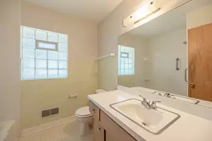 4600 W Grange Ave, Greenfield, WI 53220 - Photo 12