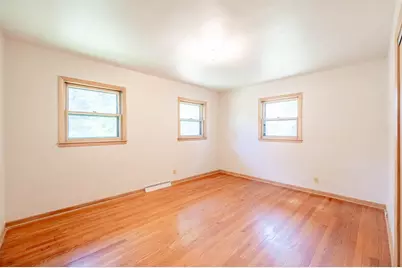 4600 W Grange Ave, Greenfield, WI 53220 - Photo 14