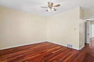 2348 S 16th St, Milwaukee, WI 53215 - Photo 6