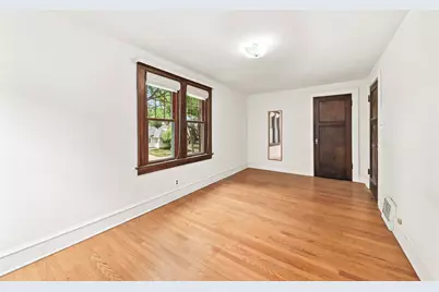 2640 N 72nd St, Wauwatosa, WI 53213 - Photo 16