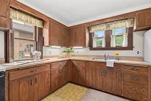 2640 N 72nd St, Wauwatosa, WI 53213 - Photo 14