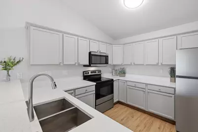 W1062  Marietta Ave #302, Ixonia, WI 53036 - Photo 8