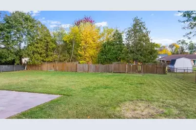 3401 S Webster Ave, Green Bay, WI 54301 - Photo 10