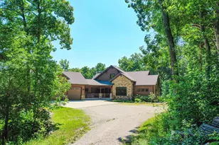 1062 N English Settlement Ave, Racine, WI 53105 - Photo 2