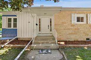 632 W Wisconsin Ave, Oconomowoc, WI 53066 - Photo 58