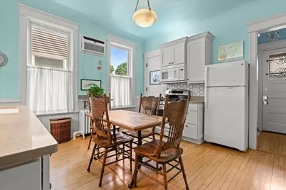 2712 N Maryland Ave, Milwaukee, WI 53211 - Photo 8
