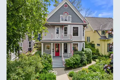 2712 N Maryland Ave, Milwaukee, WI 53211 - Photo 1