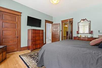 2712 N Maryland Ave, Milwaukee, WI 53211 - Photo 12