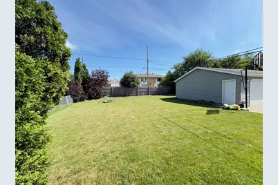 8710-12  Westbrook Dr, Sturtevant, WI 53177 - Photo 2