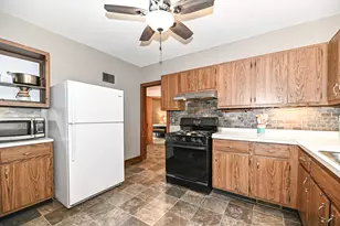 967 S 56th St, Milwaukee, WI 53214 - Photo 16