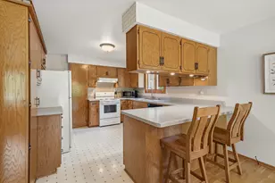3713 Highcliff Ct, Sheboygan, WI 53083 - Photo 12