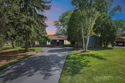 17675  Wexford Ct, Brookfield, WI 53045 - Photo 4