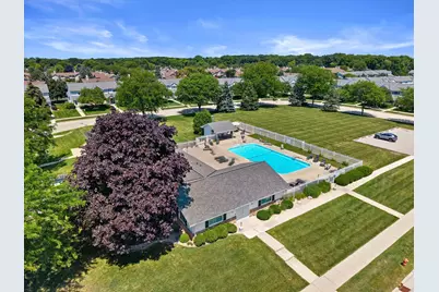 10154 W Whitnall Edge Dr #E, Franklin, WI 53132 - Photo 20