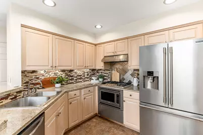 14048 W Waters Edge Trl, New Berlin, WI 53151 - Photo 4