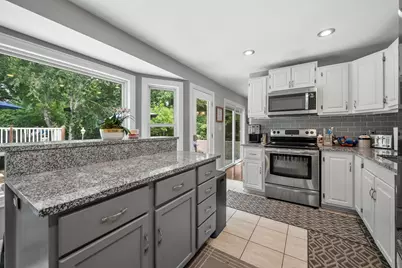 2816  Woodridge Ct, Waukesha, WI 53188 - Photo 10