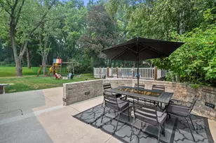 2816 Woodridge Ct, Waukesha, WI 53188 - Photo 2