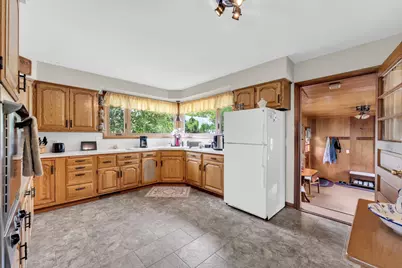 104  Homestead Rd, Delavan, WI 53115 - Photo 8