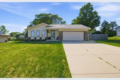 1931  17th Ave, Grafton, WI 53024 - Photo 2