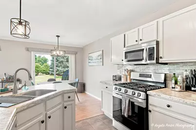 1400  Hunters Ridge Dr #113, Genoa City, WI 53128 - Photo 6