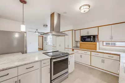 11911 N Wauwatosa Rd, Mequon, WI 53097 - Photo 16
