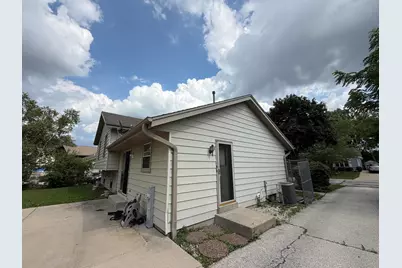 9812 W Darnel Ave, Milwaukee, WI 53224 - Photo 8