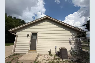 9812 W Darnel Ave, Milwaukee, WI 53224 - Photo 6