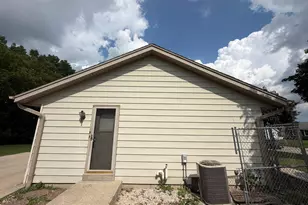 9812 W Darnel Ave, Milwaukee, WI 53224 - Photo 6