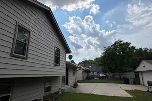 9812 W Darnel Ave, Milwaukee, WI 53224 - Photo 14