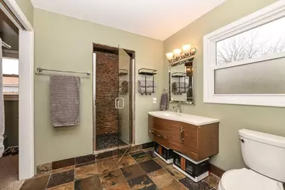 13060 W Brentwood Dr, New Berlin, WI 53151 - Photo 14