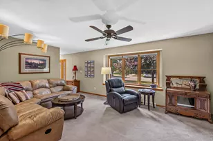 952 Arlon Ct, Belgium, WI 53004 - Photo 6