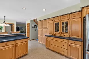952 Arlon Ct, Belgium, WI 53004 - Photo 10