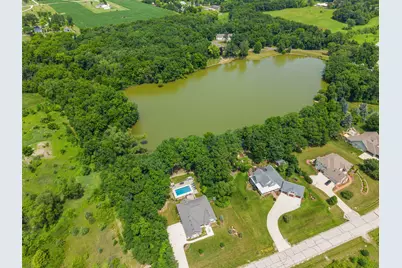 18600  Walden Dr, Racine, WI 53126 - Photo 4