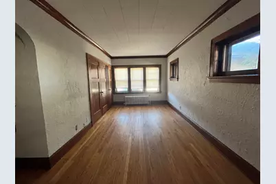 5219 S Lake Dr, Cudahy, WI 53110 - Photo 2