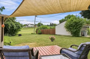 8013 W Waterford Ave, Milwaukee, WI 53220 - Photo 24